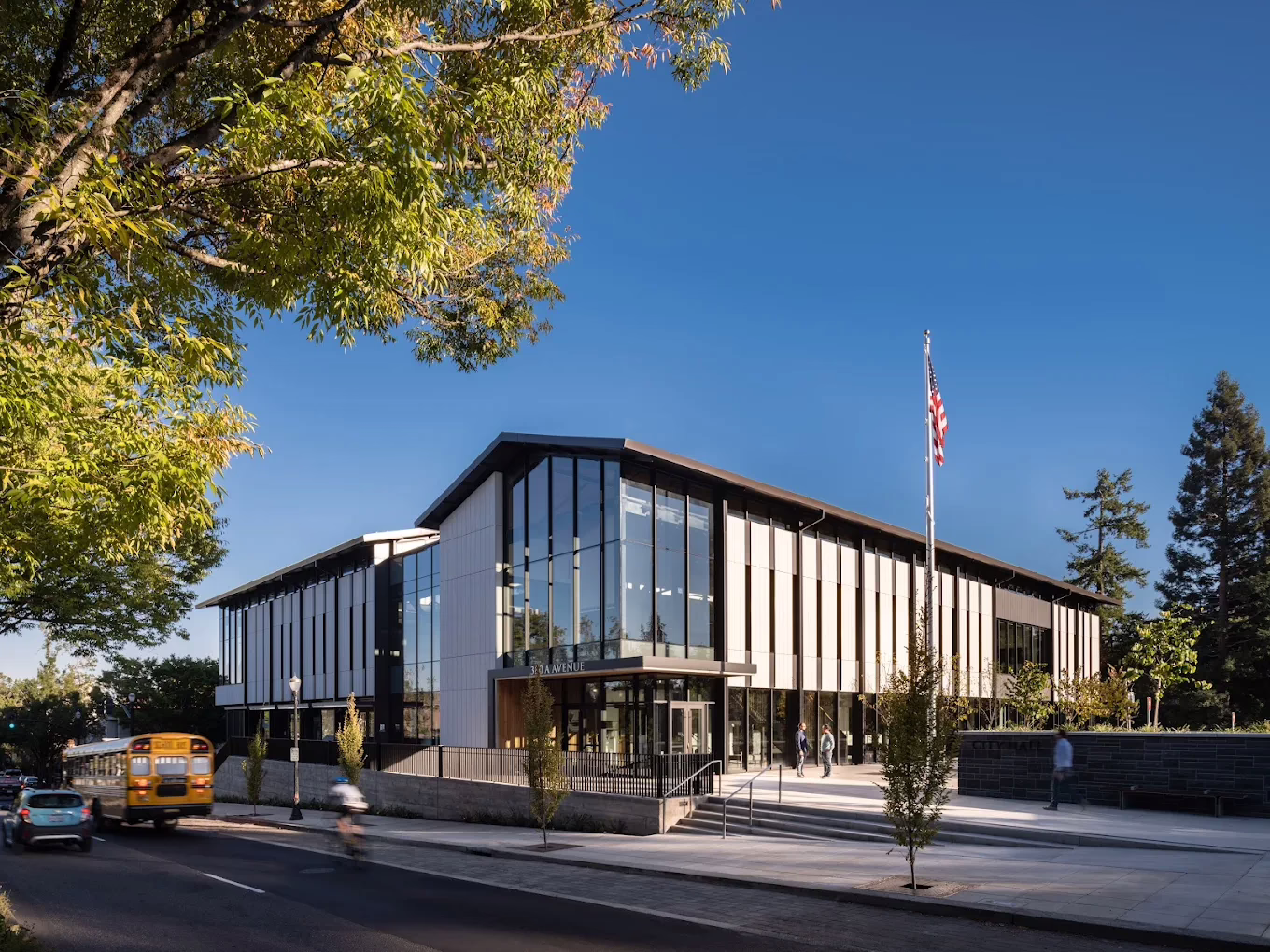 Photo of the Lake Oswego City Hall