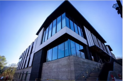 Photo of Lake Oswego City Hall