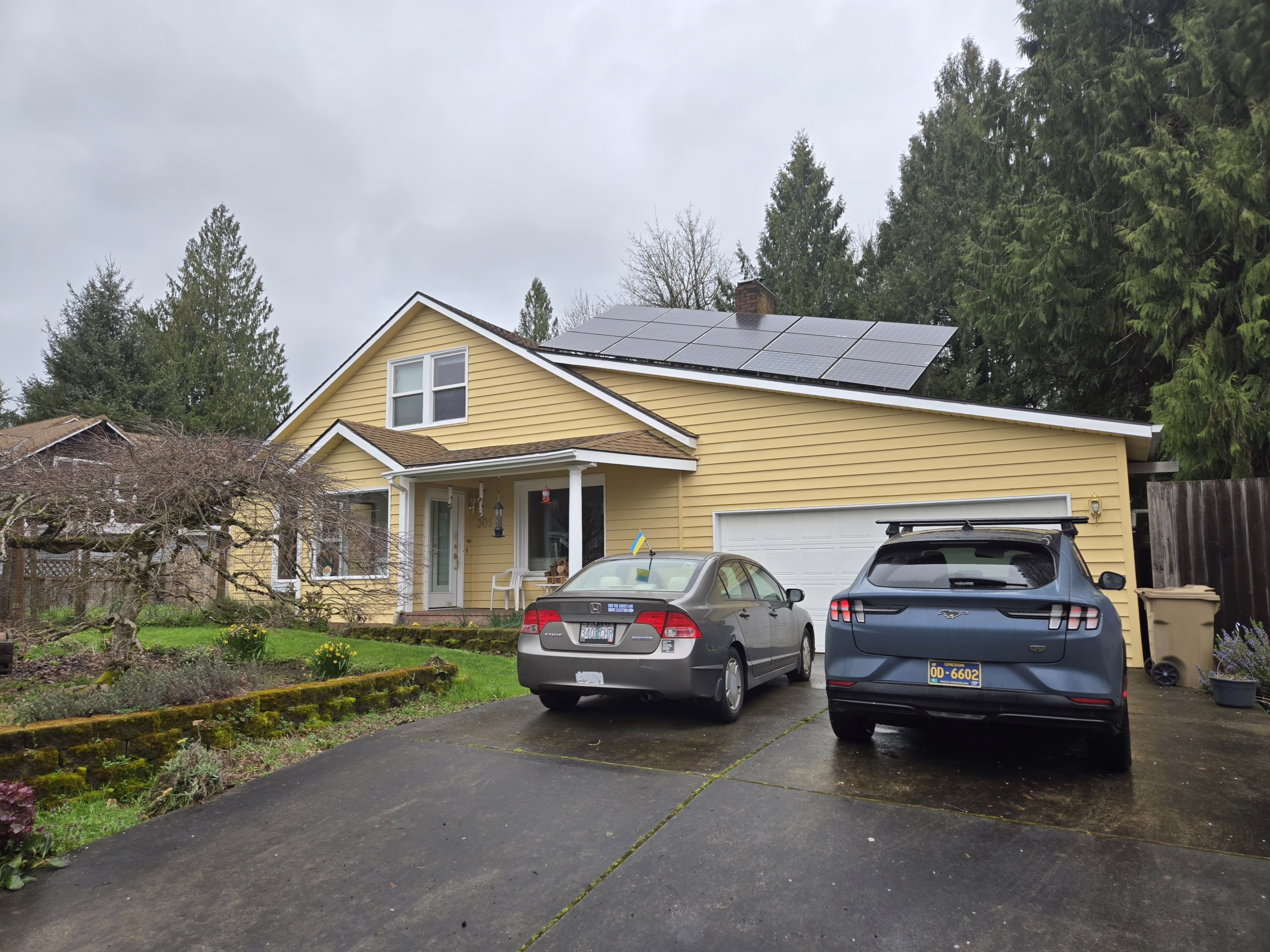 20260313_114049 Photo of Lake Oswego home with solar panes